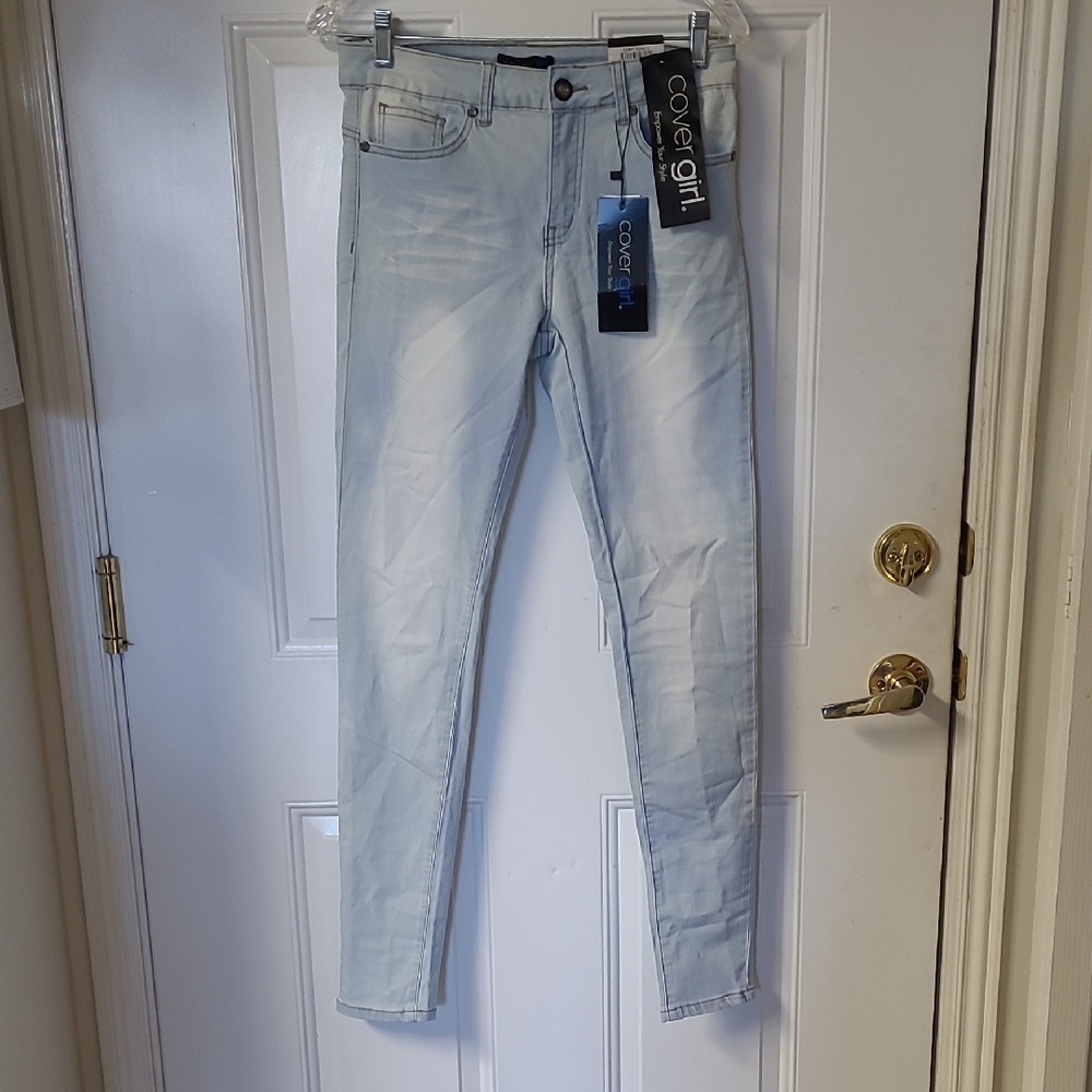COVERGIRL Light Blue Skinny Jeans